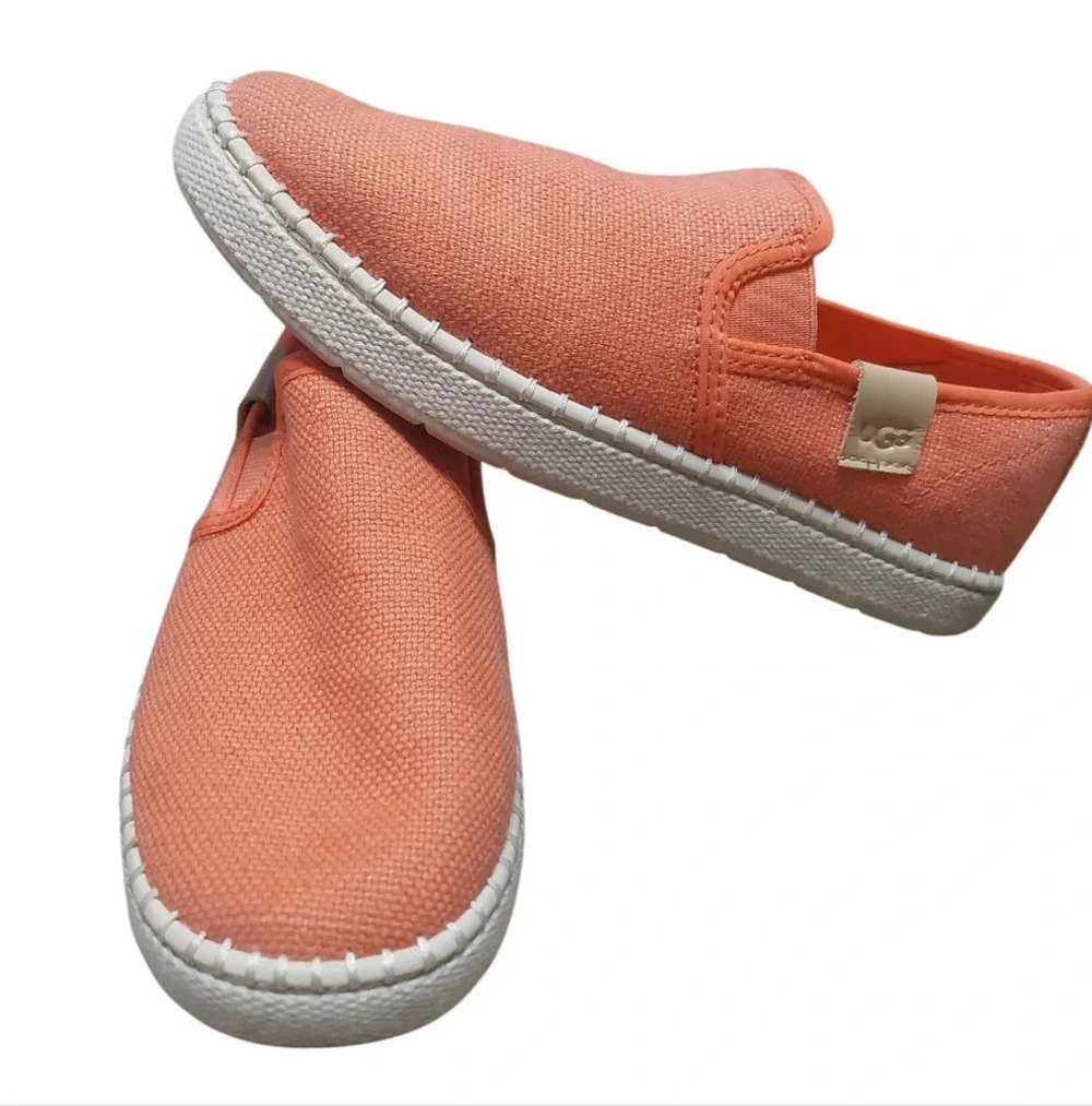Ugg shoes size 6